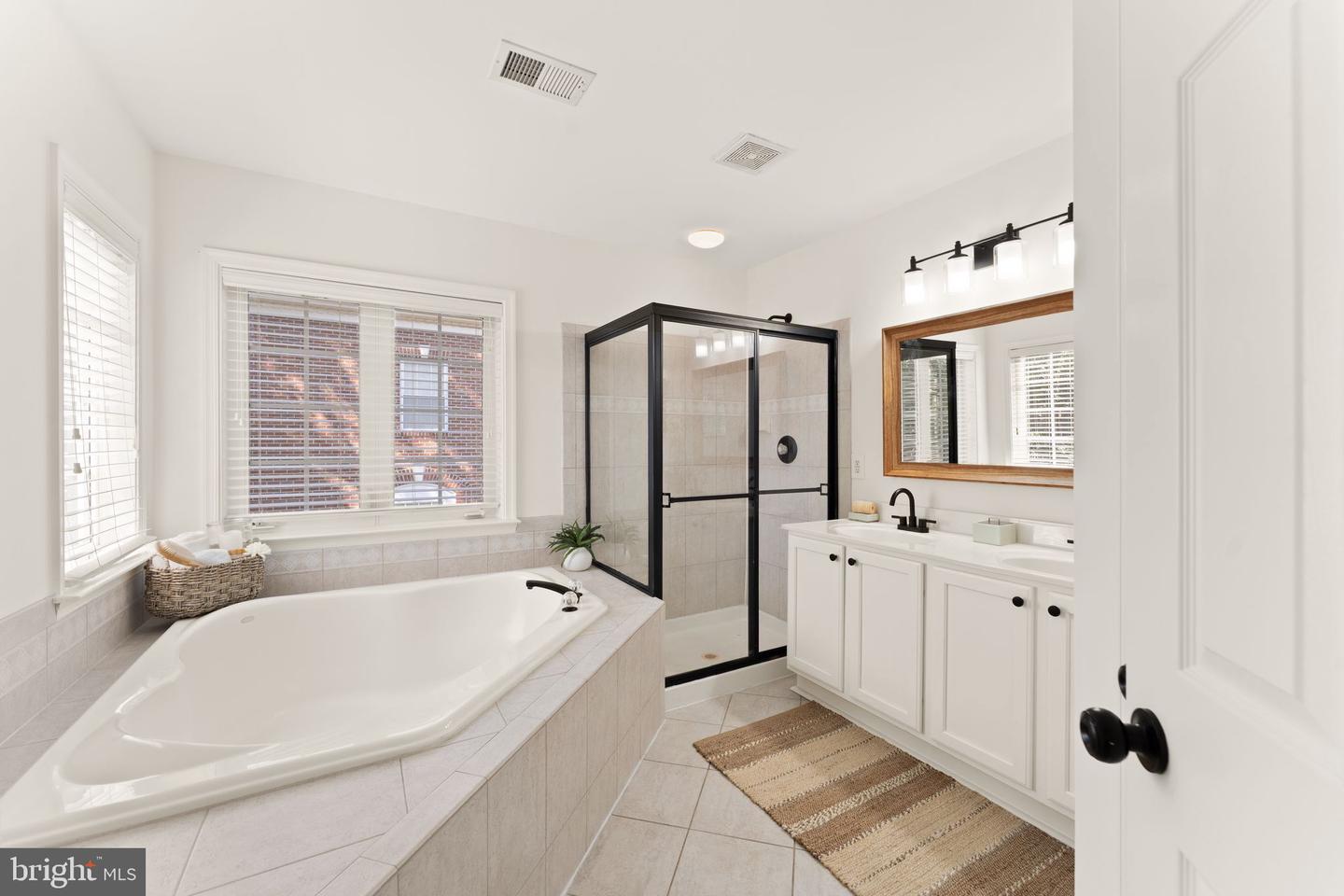 47825 SCOTSBOROUGH SQ #123, STERLING, Virginia 20165, 3 Bedrooms Bedrooms, ,2 BathroomsBathrooms,Residential,For sale,47825 SCOTSBOROUGH SQ #123,VALO2106656 MLS # VALO2106656