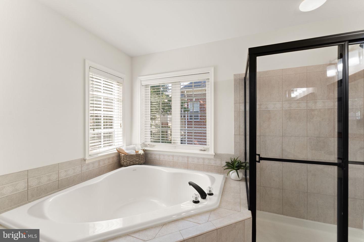 47825 SCOTSBOROUGH SQ #123, STERLING, Virginia 20165, 3 Bedrooms Bedrooms, ,2 BathroomsBathrooms,Residential,For sale,47825 SCOTSBOROUGH SQ #123,VALO2106656 MLS # VALO2106656