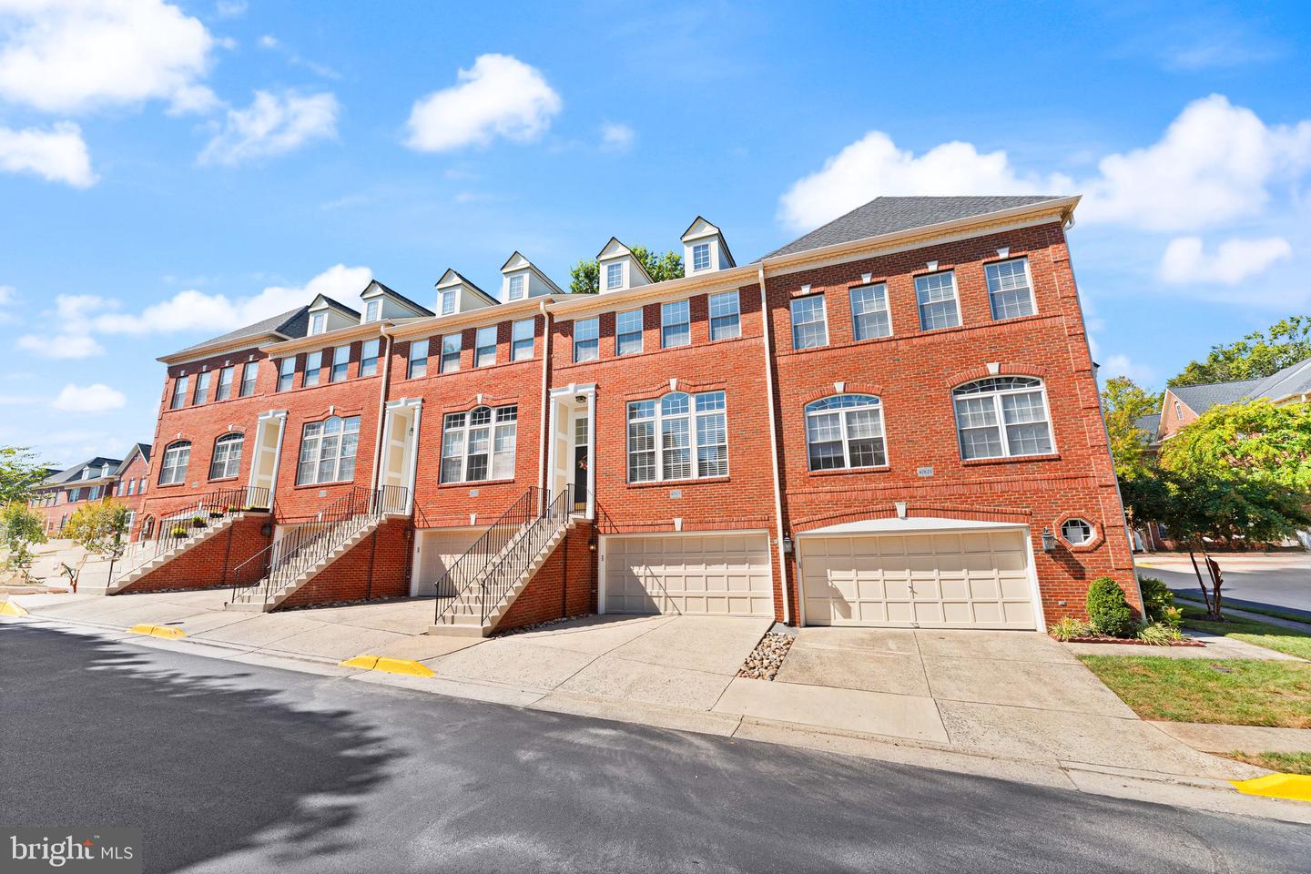 47825 SCOTSBOROUGH SQ #123, STERLING, Virginia 20165, 3 Bedrooms Bedrooms, ,2 BathroomsBathrooms,Residential,For sale,47825 SCOTSBOROUGH SQ #123,VALO2106656 MLS # VALO2106656