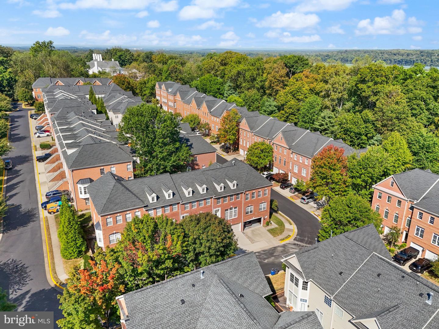 47825 SCOTSBOROUGH SQ #123, STERLING, Virginia 20165, 3 Bedrooms Bedrooms, ,2 BathroomsBathrooms,Residential,For sale,47825 SCOTSBOROUGH SQ #123,VALO2106656 MLS # VALO2106656