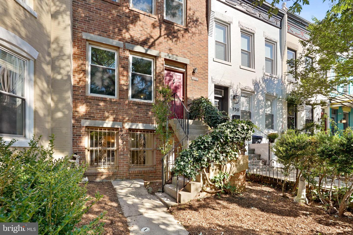748 13TH ST SE, WASHINGTON, District Of Columbia 20003, 4 Bedrooms Bedrooms, 13 Rooms Rooms,3 BathroomsBathrooms,Residential,For sale,748 13TH ST SE,DCDC2221906 MLS # DCDC2221906