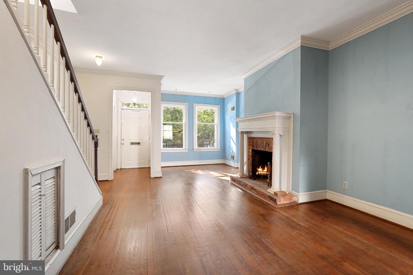 748 13TH ST SE, WASHINGTON, District Of Columbia 20003, 4 Bedrooms Bedrooms, 13 Rooms Rooms,3 BathroomsBathrooms,Residential,For sale,748 13TH ST SE,DCDC2221906 MLS # DCDC2221906