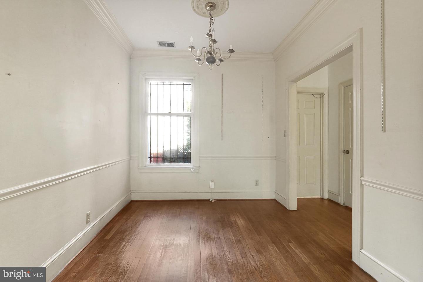 748 13TH ST SE, WASHINGTON, District Of Columbia 20003, 4 Bedrooms Bedrooms, 13 Rooms Rooms,3 BathroomsBathrooms,Residential,For sale,748 13TH ST SE,DCDC2221906 MLS # DCDC2221906
