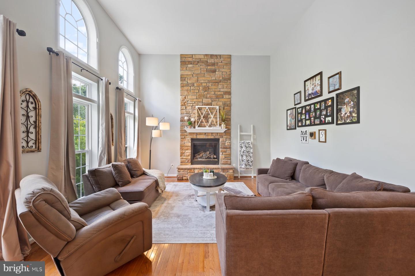 21030 COURTLAND VILLAGE DR, LEESBURG, Virginia 20175, 4 Bedrooms Bedrooms, ,3 BathroomsBathrooms,Residential,For sale,21030 COURTLAND VILLAGE DR,VALO2106786 MLS # VALO2106786