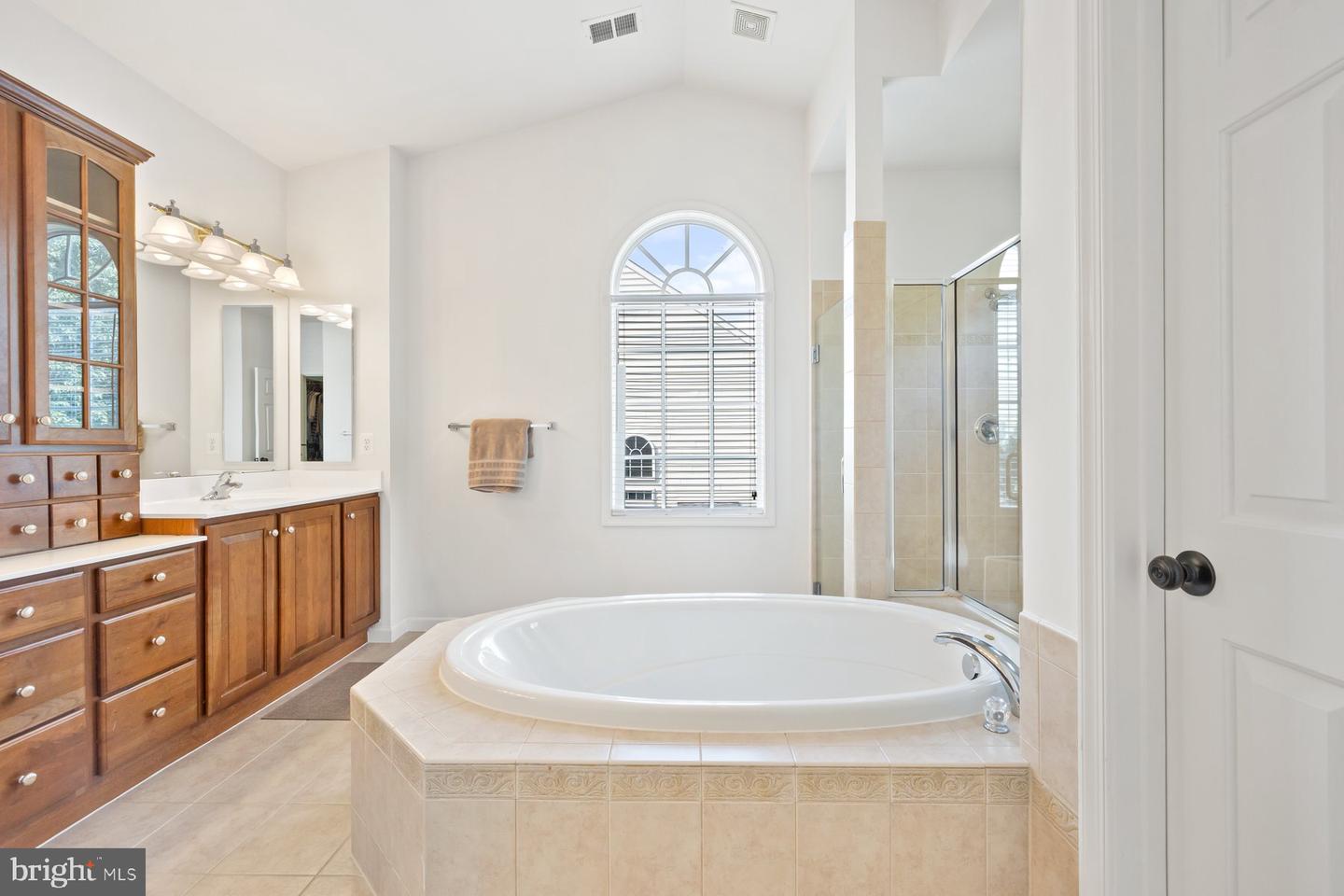 21030 COURTLAND VILLAGE DR, LEESBURG, Virginia 20175, 4 Bedrooms Bedrooms, ,3 BathroomsBathrooms,Residential,For sale,21030 COURTLAND VILLAGE DR,VALO2106786 MLS # VALO2106786