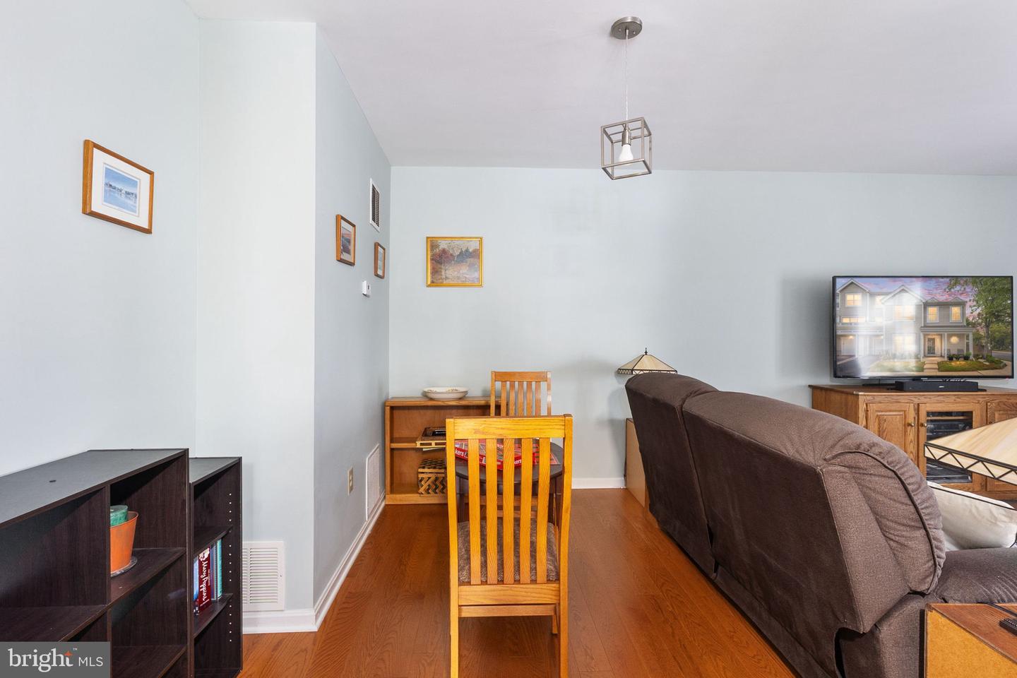 5100 CASTLE HARBOR WAY #117, CENTREVILLE, Virginia 20120, 3 Bedrooms Bedrooms, ,2 BathroomsBathrooms,Residential,For sale,5100 CASTLE HARBOR WAY #117,VAFX2267372 MLS # VAFX2267372