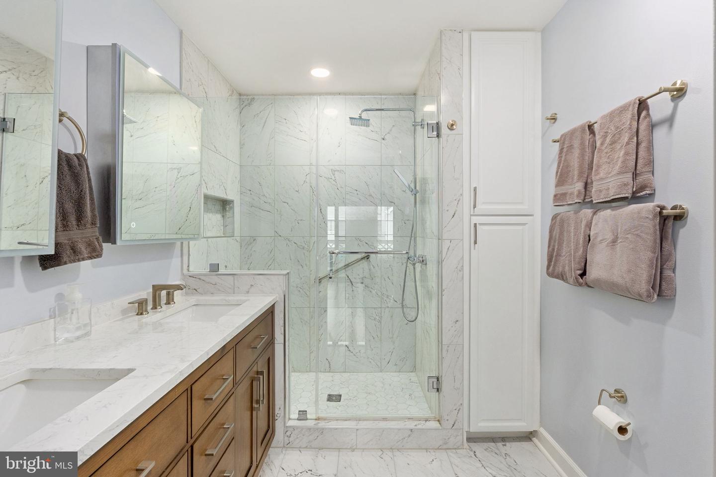 5100 CASTLE HARBOR WAY #117, CENTREVILLE, Virginia 20120, 3 Bedrooms Bedrooms, ,2 BathroomsBathrooms,Residential,For sale,5100 CASTLE HARBOR WAY #117,VAFX2267372 MLS # VAFX2267372