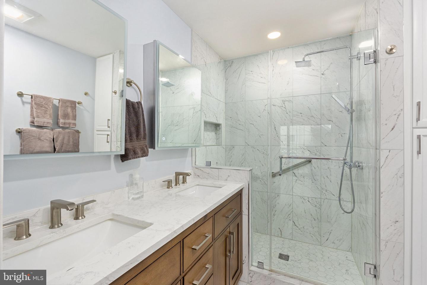 5100 CASTLE HARBOR WAY #117, CENTREVILLE, Virginia 20120, 3 Bedrooms Bedrooms, ,2 BathroomsBathrooms,Residential,For sale,5100 CASTLE HARBOR WAY #117,VAFX2267372 MLS # VAFX2267372