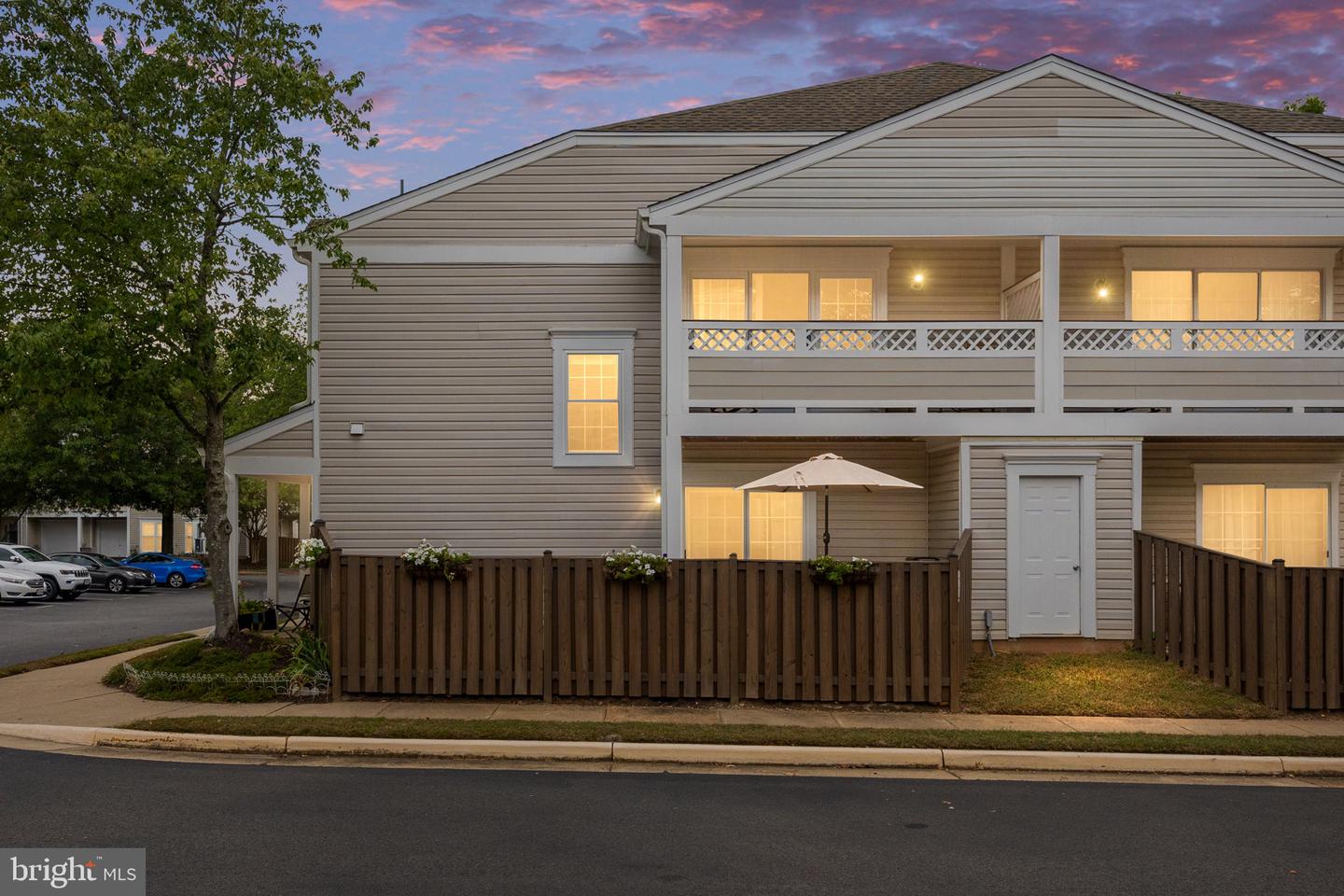 5100 CASTLE HARBOR WAY #117, CENTREVILLE, Virginia 20120, 3 Bedrooms Bedrooms, ,2 BathroomsBathrooms,Residential,For sale,5100 CASTLE HARBOR WAY #117,VAFX2267372 MLS # VAFX2267372