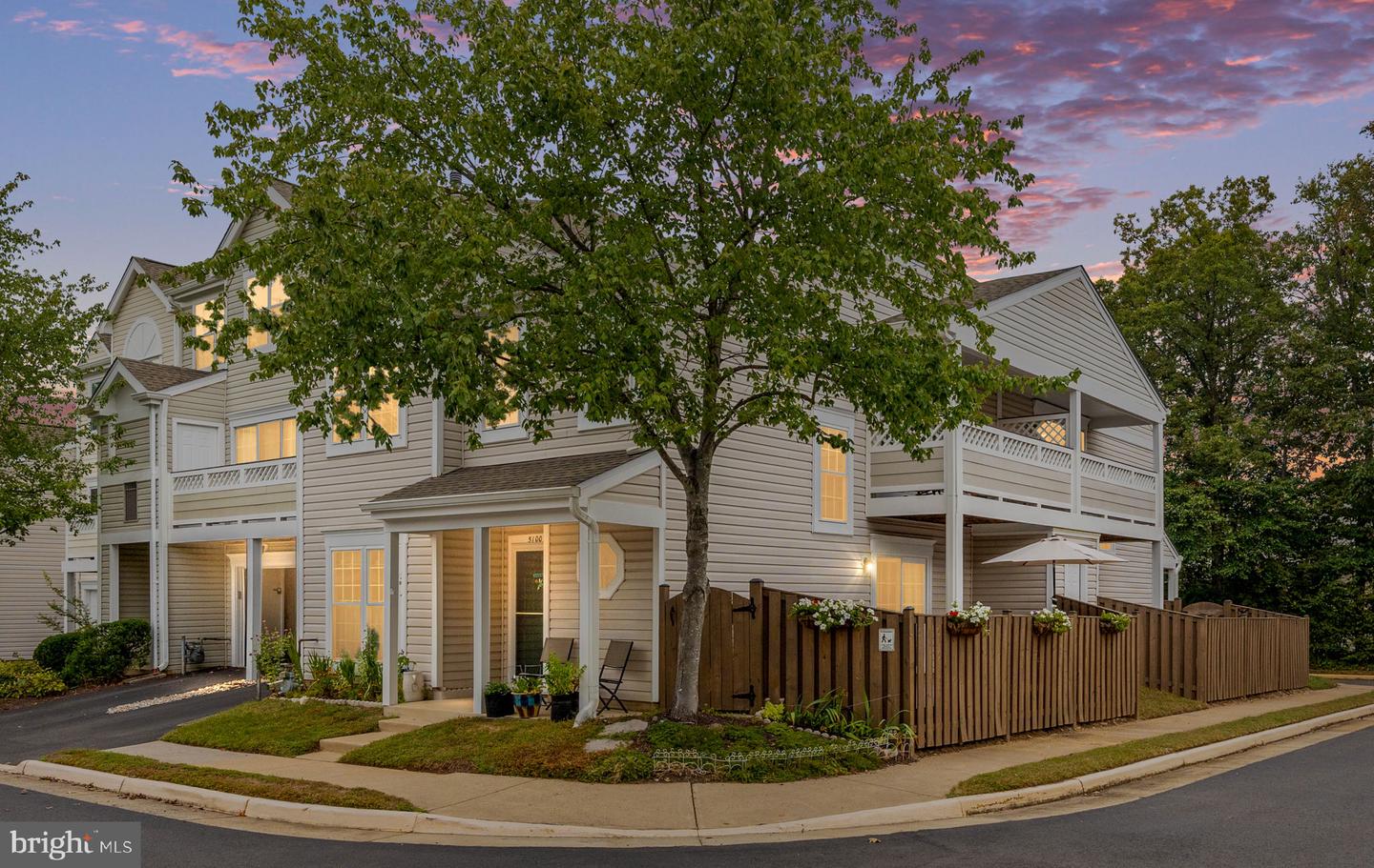 5100 CASTLE HARBOR WAY #117, CENTREVILLE, Virginia 20120, 3 Bedrooms Bedrooms, ,2 BathroomsBathrooms,Residential,For sale,5100 CASTLE HARBOR WAY #117,VAFX2267372 MLS # VAFX2267372