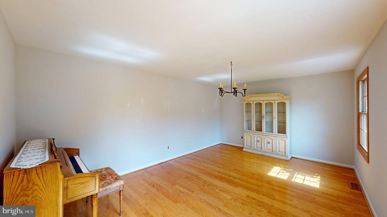 1213 TERRYLYNN CT, HERNDON, Virginia 20170, 5 Bedrooms Bedrooms, ,2 BathroomsBathrooms,Residential,For sale,1213 TERRYLYNN CT,VAFX2267448 MLS # VAFX2267448