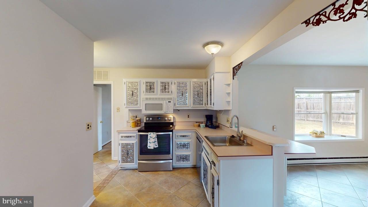 1213 TERRYLYNN CT, HERNDON, Virginia 20170, 5 Bedrooms Bedrooms, ,2 BathroomsBathrooms,Residential,For sale,1213 TERRYLYNN CT,VAFX2267448 MLS # VAFX2267448