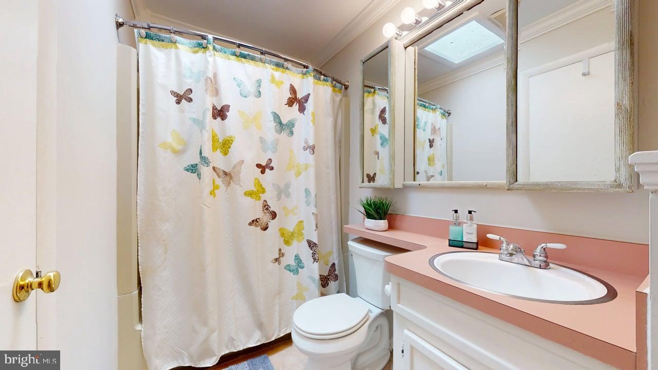 1213 TERRYLYNN CT, HERNDON, Virginia 20170, 5 Bedrooms Bedrooms, ,2 BathroomsBathrooms,Residential,For sale,1213 TERRYLYNN CT,VAFX2267448 MLS # VAFX2267448