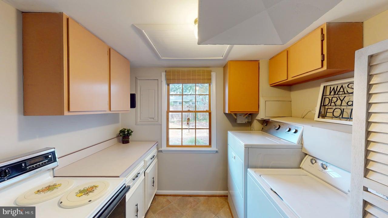 1213 TERRYLYNN CT, HERNDON, Virginia 20170, 5 Bedrooms Bedrooms, ,2 BathroomsBathrooms,Residential,For sale,1213 TERRYLYNN CT,VAFX2267448 MLS # VAFX2267448