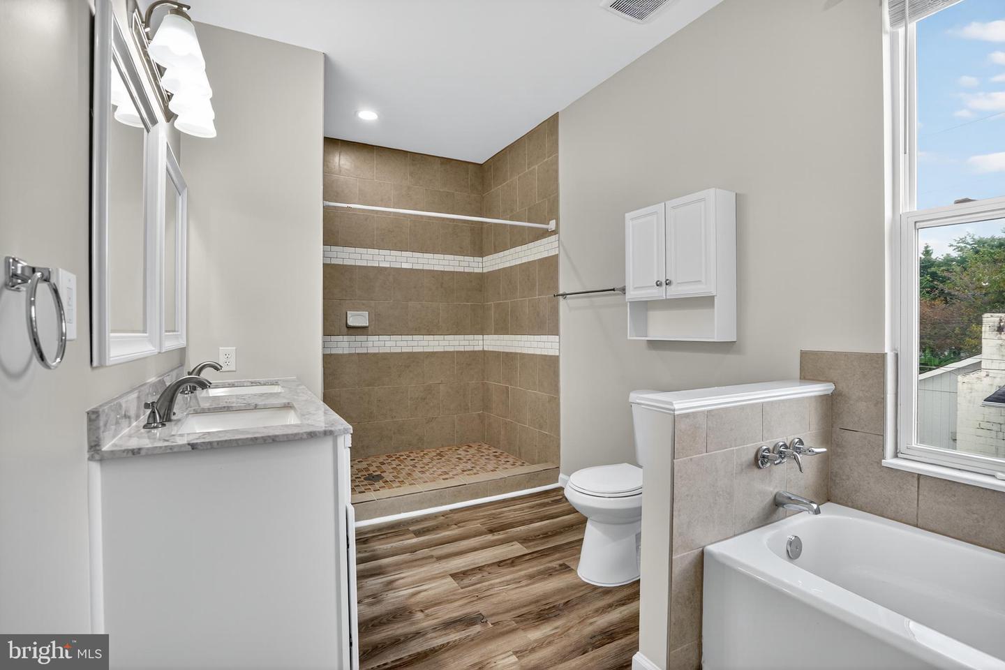 7643 CHESTNUT ST, MANASSAS, Virginia 20111, 4 Bedrooms Bedrooms, ,3 BathroomsBathrooms,Residential,For sale,7643 CHESTNUT ST,VAPW2104144 MLS # VAPW2104144