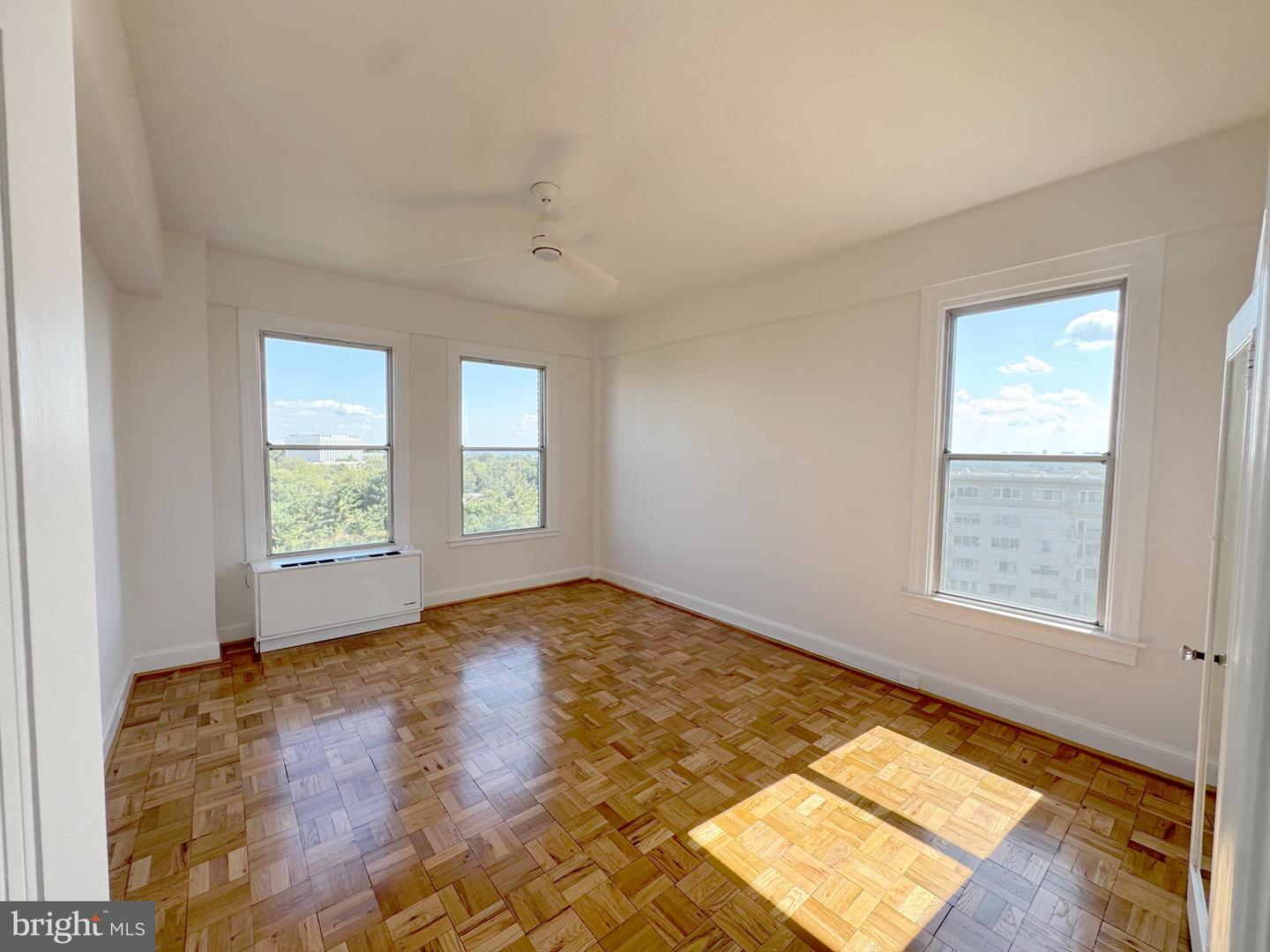 4000 CATHEDRAL AVE NW #848/849B, WASHINGTON, District Of Columbia 20016, 2 Bedrooms Bedrooms, 8 Rooms Rooms,2 BathroomsBathrooms,Residential,For sale,4000 CATHEDRAL AVE NW #848/849B,DCDC2222962 MLS # DCDC2222962