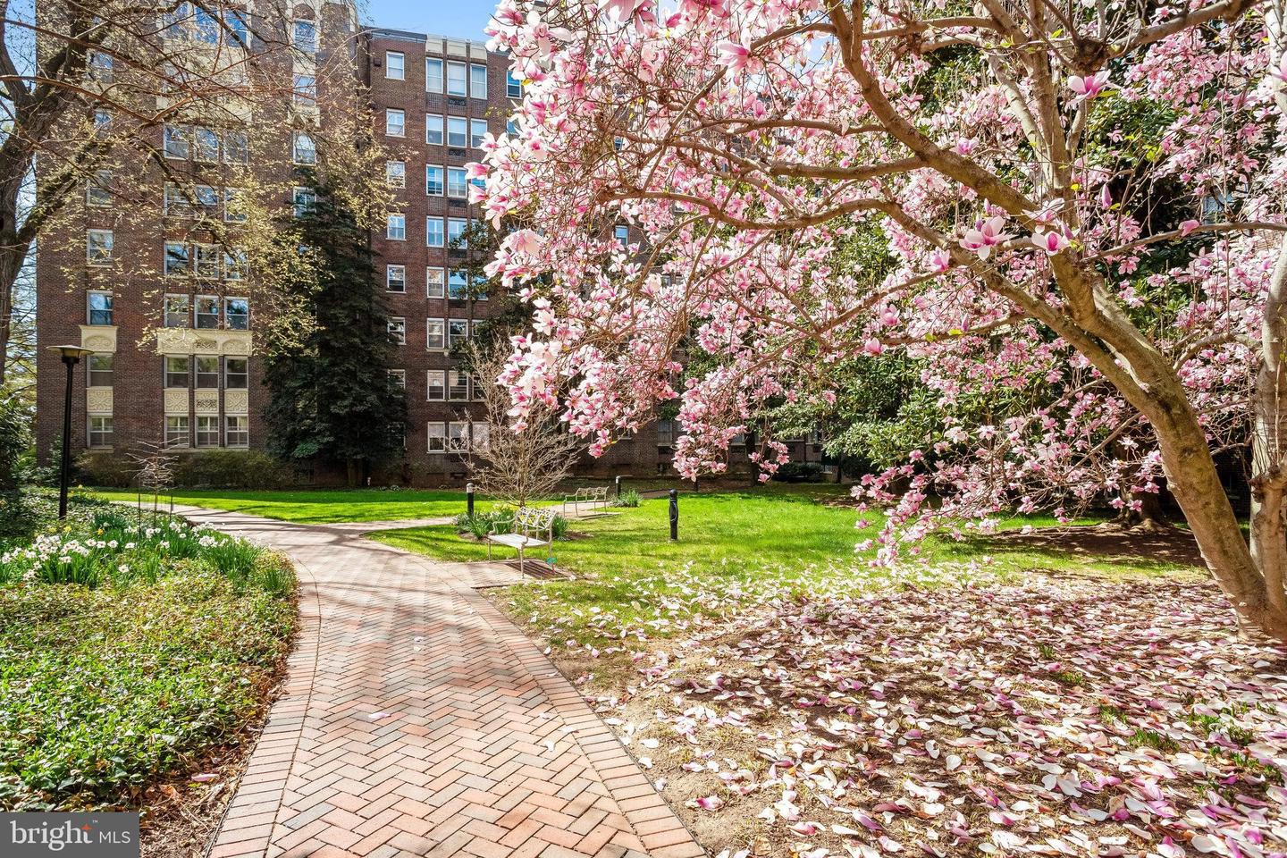 4000 CATHEDRAL AVE NW #848/849B, WASHINGTON, District Of Columbia 20016, 2 Bedrooms Bedrooms, 8 Rooms Rooms,2 BathroomsBathrooms,Residential,For sale,4000 CATHEDRAL AVE NW #848/849B,DCDC2222962 MLS # DCDC2222962