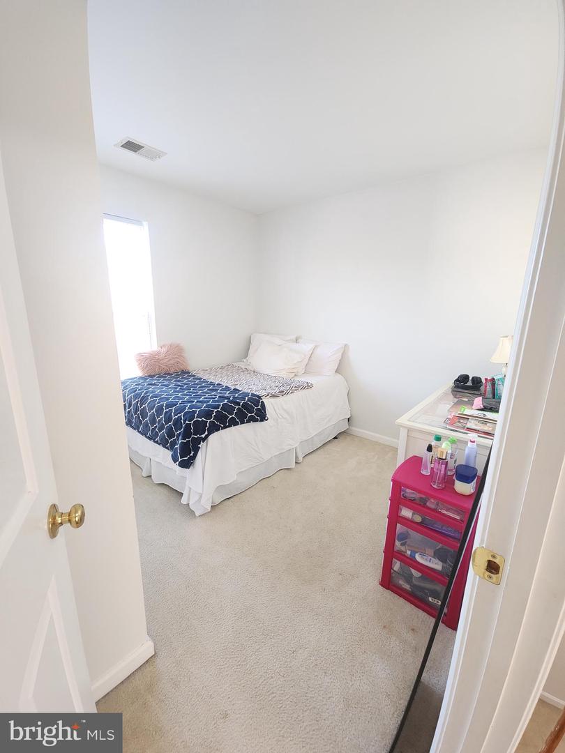 15096 GAFFNEY CIR, GAINESVILLE, Virginia 20155, 3 Bedrooms Bedrooms, ,2 BathroomsBathrooms,Residential,For sale,15096 GAFFNEY CIR,VAPW2104278 MLS # VAPW2104278