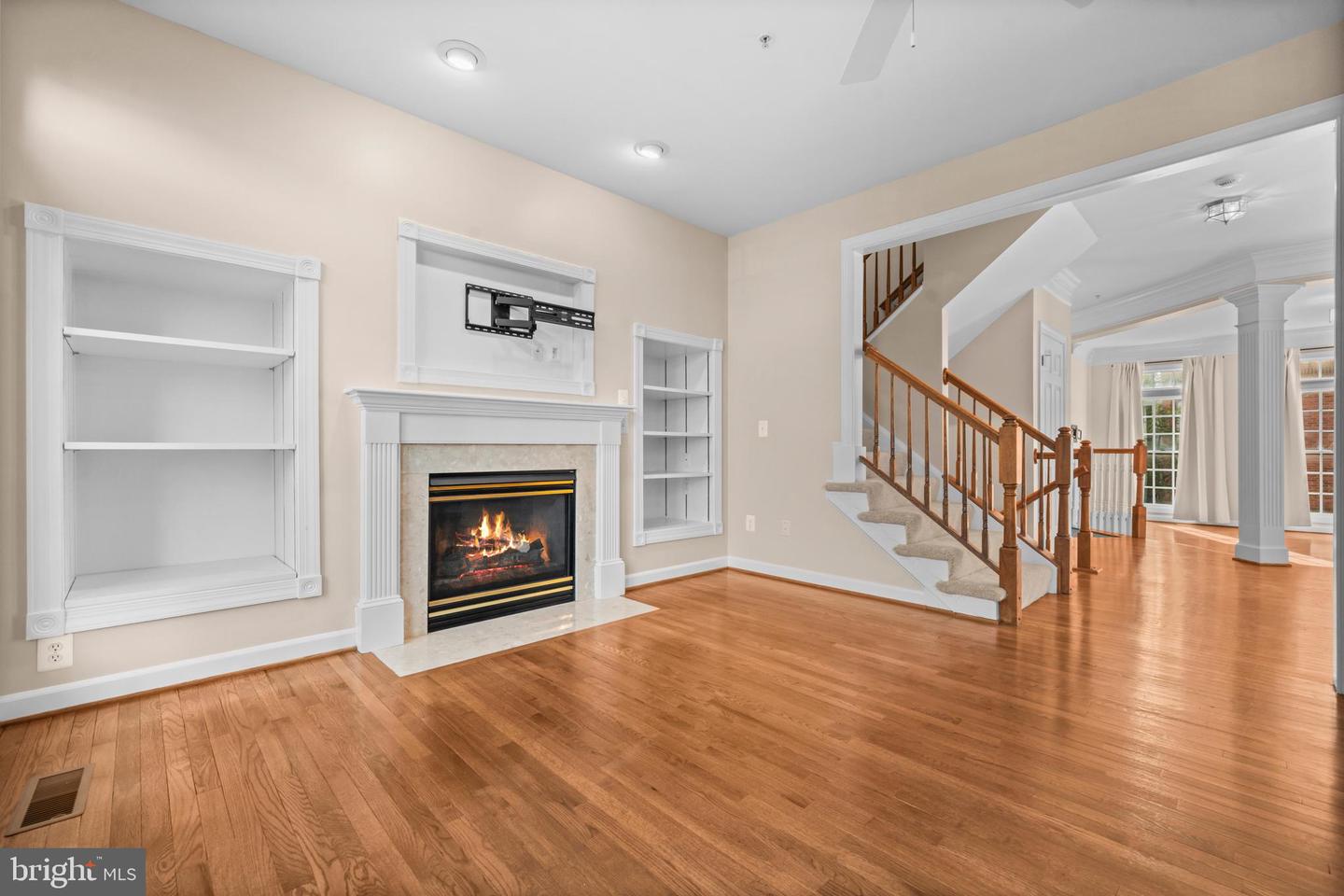 1675 HUNTING CREEK DR, ALEXANDRIA, Virginia 22314, 5 Bedrooms Bedrooms, ,4 BathroomsBathrooms,Residential,For sale,1675 HUNTING CREEK DR,VAAX2049876 MLS # VAAX2049876