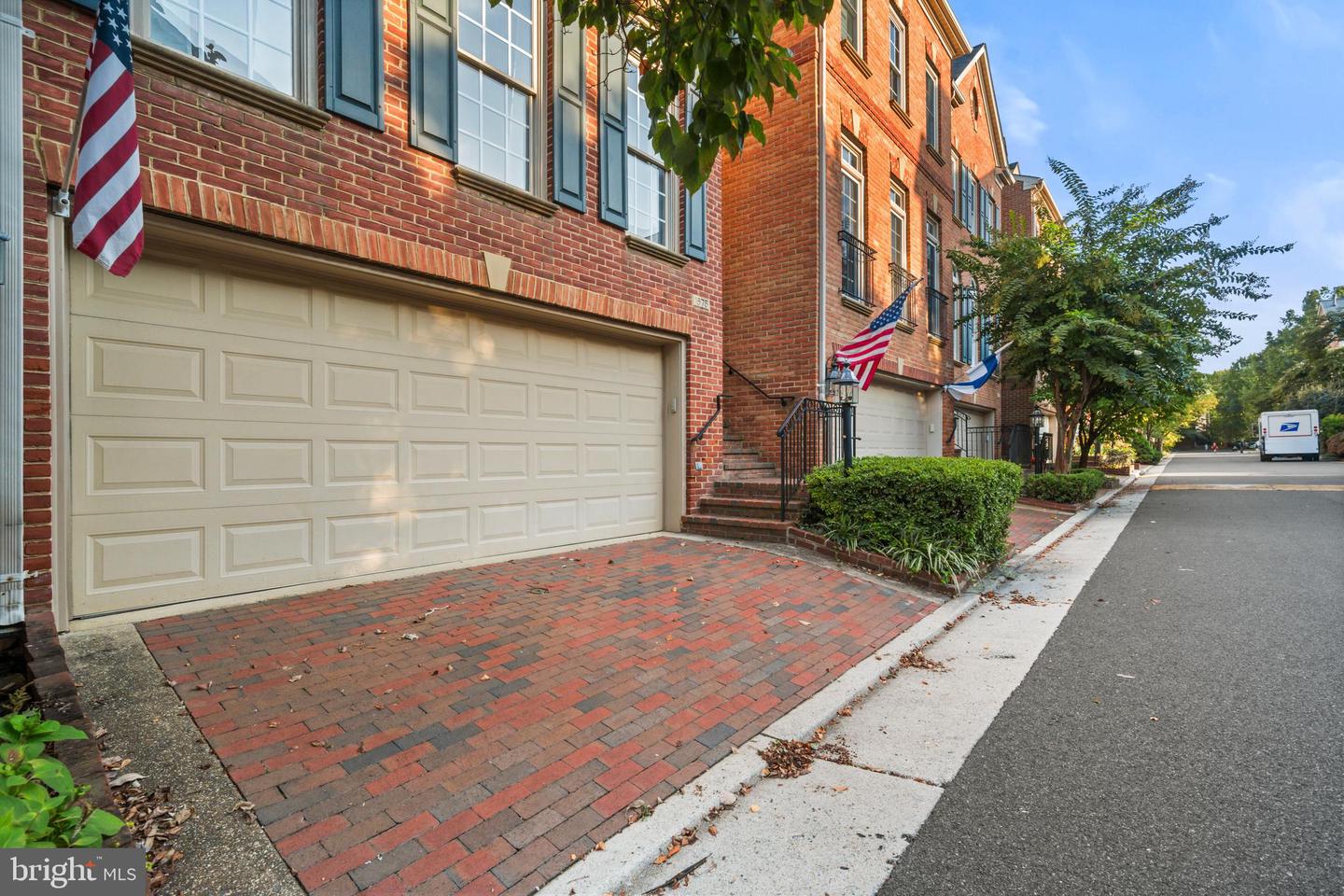1675 HUNTING CREEK DR, ALEXANDRIA, Virginia 22314, 5 Bedrooms Bedrooms, ,4 BathroomsBathrooms,Residential,For sale,1675 HUNTING CREEK DR,VAAX2049876 MLS # VAAX2049876