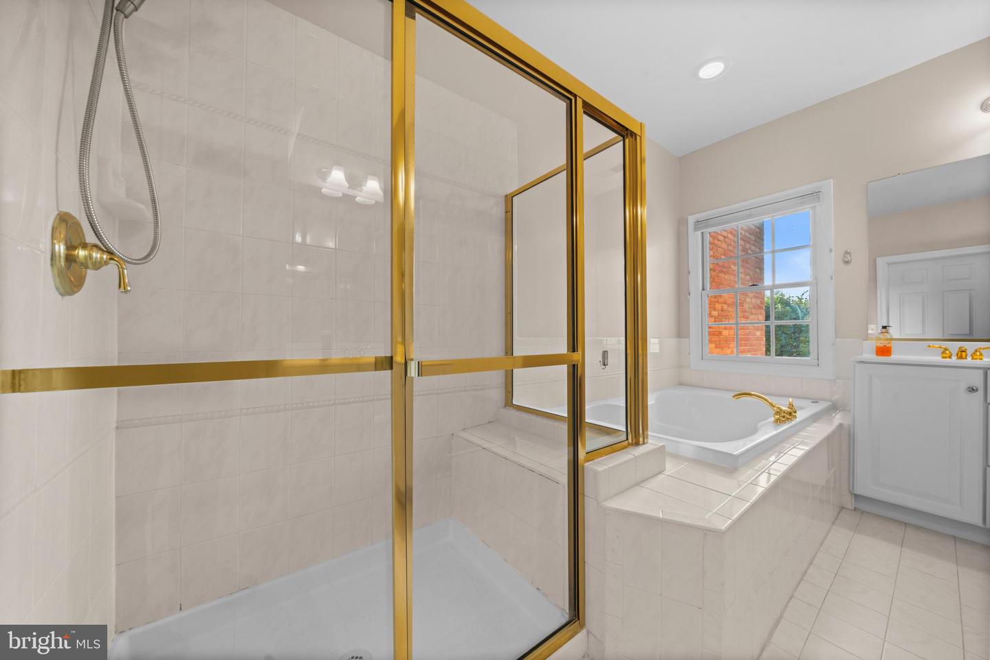 1675 HUNTING CREEK DR, ALEXANDRIA, Virginia 22314, 5 Bedrooms Bedrooms, ,4 BathroomsBathrooms,Residential,For sale,1675 HUNTING CREEK DR,VAAX2049876 MLS # VAAX2049876