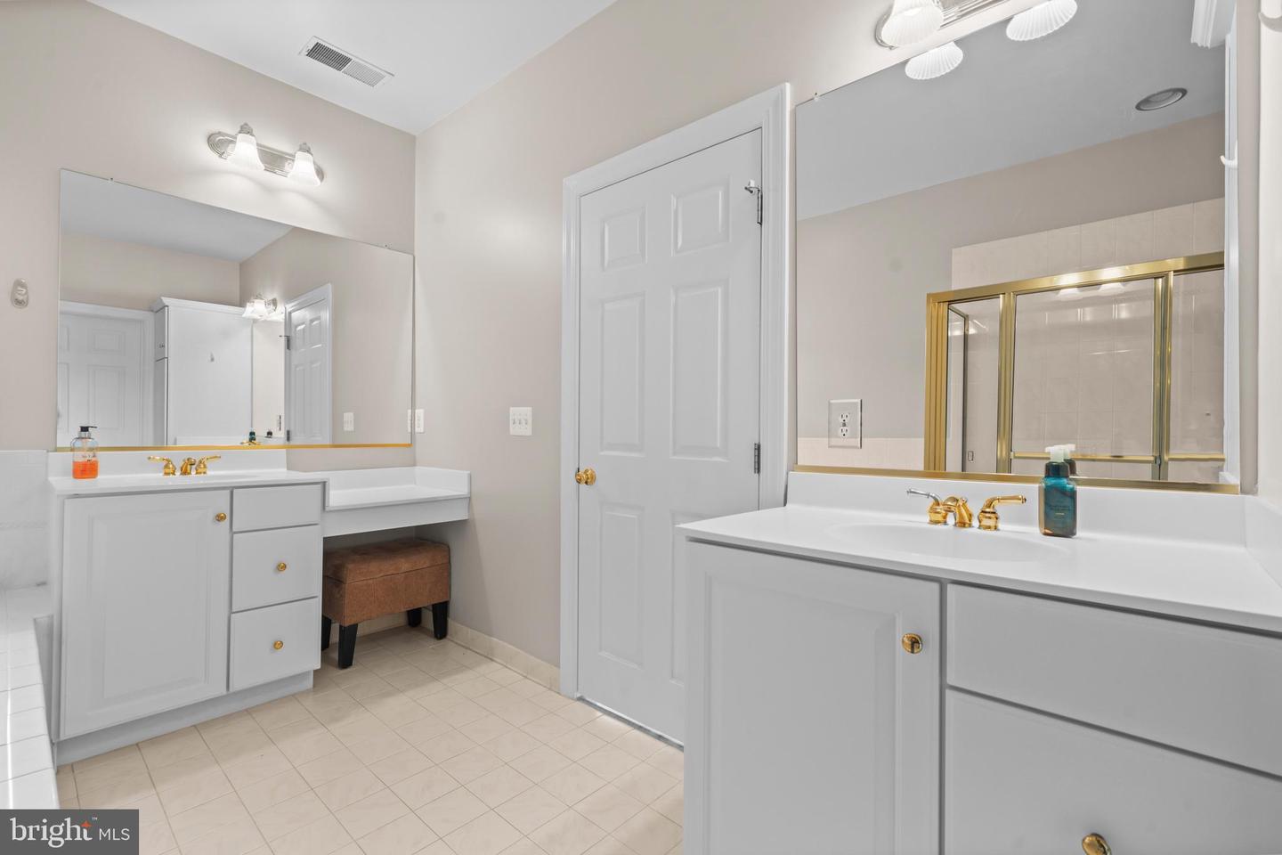 1675 HUNTING CREEK DR, ALEXANDRIA, Virginia 22314, 5 Bedrooms Bedrooms, ,4 BathroomsBathrooms,Residential,For sale,1675 HUNTING CREEK DR,VAAX2049876 MLS # VAAX2049876