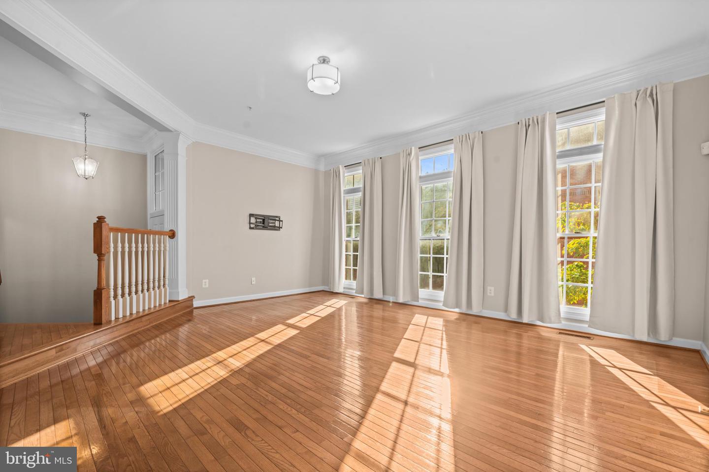 1675 HUNTING CREEK DR, ALEXANDRIA, Virginia 22314, 5 Bedrooms Bedrooms, ,4 BathroomsBathrooms,Residential,For sale,1675 HUNTING CREEK DR,VAAX2049876 MLS # VAAX2049876