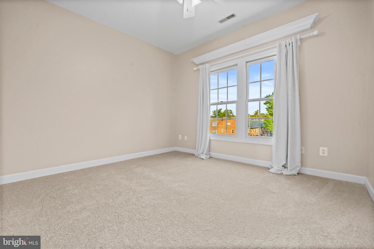 1675 HUNTING CREEK DR, ALEXANDRIA, Virginia 22314, 5 Bedrooms Bedrooms, ,4 BathroomsBathrooms,Residential,For sale,1675 HUNTING CREEK DR,VAAX2049876 MLS # VAAX2049876