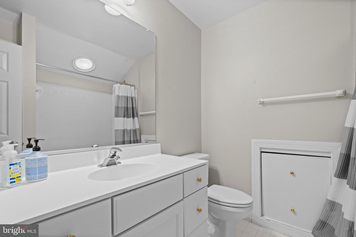 1675 HUNTING CREEK DR, ALEXANDRIA, Virginia 22314, 5 Bedrooms Bedrooms, ,4 BathroomsBathrooms,Residential,For sale,1675 HUNTING CREEK DR,VAAX2049876 MLS # VAAX2049876