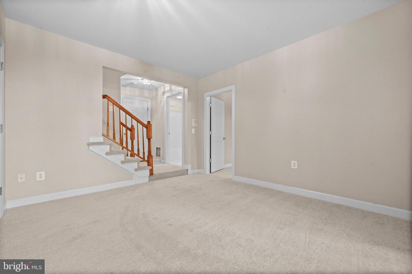 1675 HUNTING CREEK DR, ALEXANDRIA, Virginia 22314, 5 Bedrooms Bedrooms, ,4 BathroomsBathrooms,Residential,For sale,1675 HUNTING CREEK DR,VAAX2049876 MLS # VAAX2049876