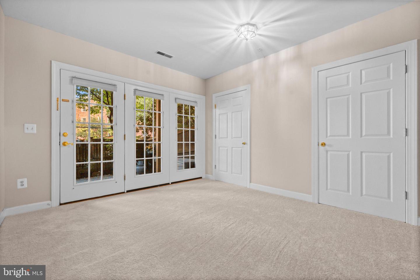 1675 HUNTING CREEK DR, ALEXANDRIA, Virginia 22314, 5 Bedrooms Bedrooms, ,4 BathroomsBathrooms,Residential,For sale,1675 HUNTING CREEK DR,VAAX2049876 MLS # VAAX2049876