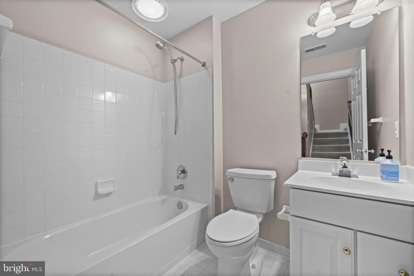 1675 HUNTING CREEK DR, ALEXANDRIA, Virginia 22314, 5 Bedrooms Bedrooms, ,4 BathroomsBathrooms,Residential,For sale,1675 HUNTING CREEK DR,VAAX2049876 MLS # VAAX2049876