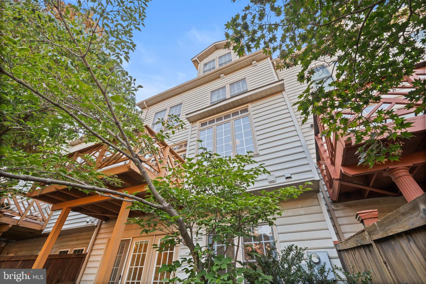 1675 HUNTING CREEK DR, ALEXANDRIA, Virginia 22314, 5 Bedrooms Bedrooms, ,4 BathroomsBathrooms,Residential,For sale,1675 HUNTING CREEK DR,VAAX2049876 MLS # VAAX2049876