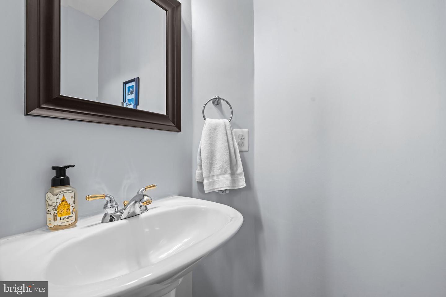 4087 RIVER FORTH DR, FAIRFAX, Virginia 22030, 3 Bedrooms Bedrooms, ,2 BathroomsBathrooms,Residential,For sale,4087 RIVER FORTH DR,VAFX2268030 MLS # VAFX2268030