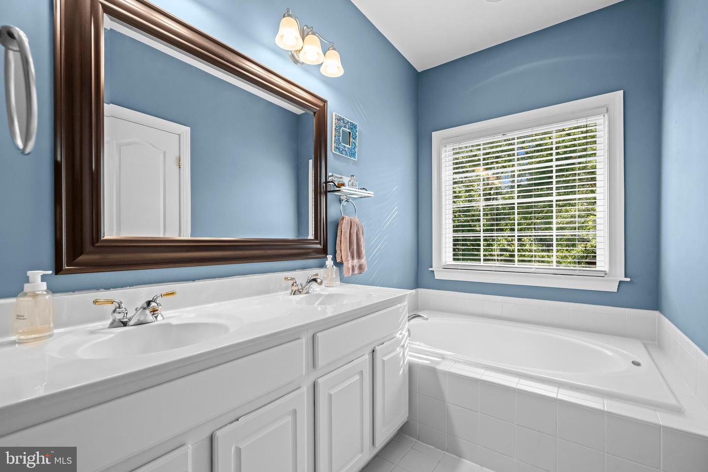 4087 RIVER FORTH DR, FAIRFAX, Virginia 22030, 3 Bedrooms Bedrooms, ,2 BathroomsBathrooms,Residential,For sale,4087 RIVER FORTH DR,VAFX2268030 MLS # VAFX2268030