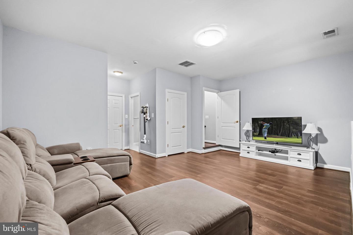 4087 RIVER FORTH DR, FAIRFAX, Virginia 22030, 3 Bedrooms Bedrooms, ,2 BathroomsBathrooms,Residential,For sale,4087 RIVER FORTH DR,VAFX2268030 MLS # VAFX2268030