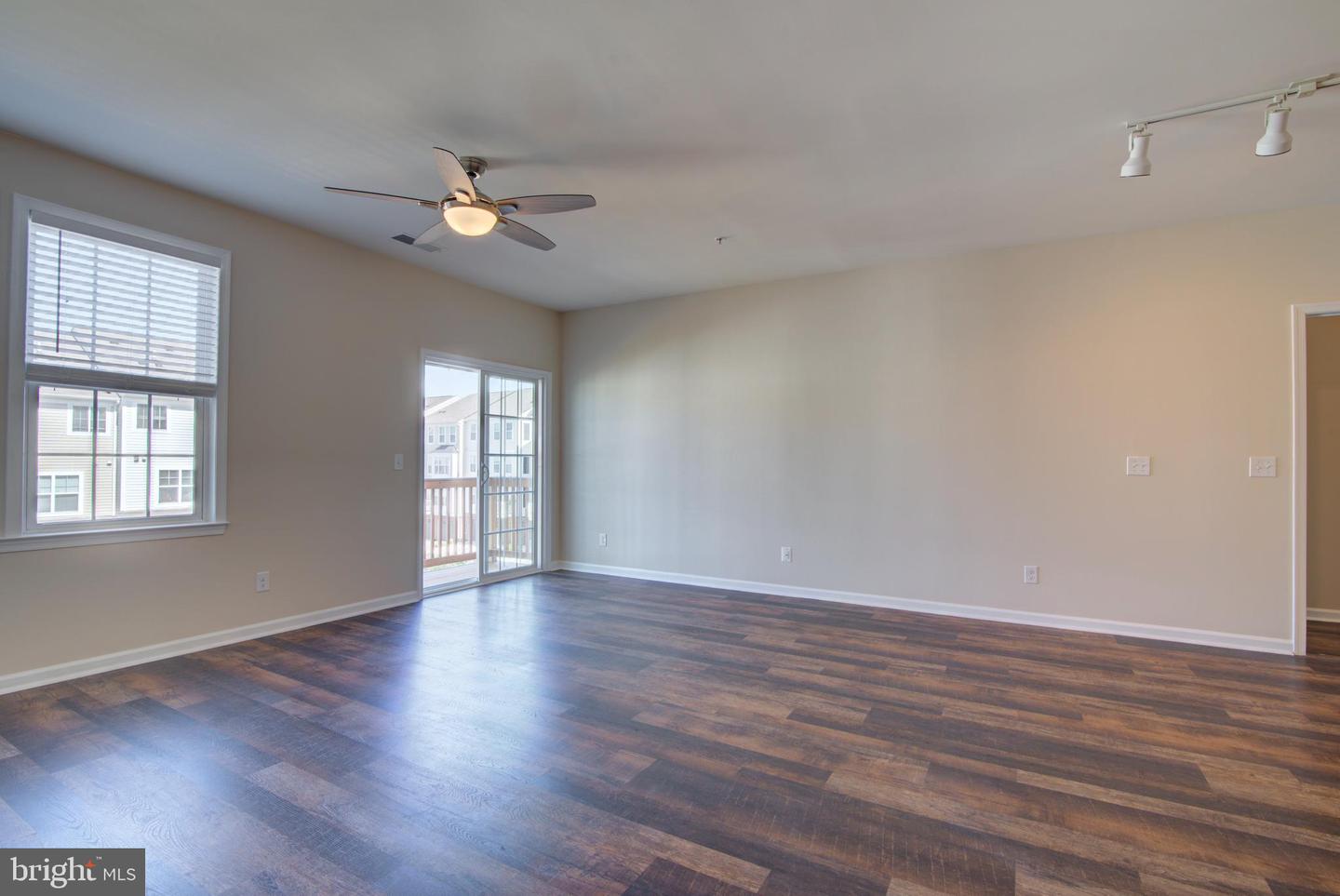 24628 BYRNE MEADOW SQ #300, ALDIE, Virginia 20105, 3 Bedrooms Bedrooms, ,2 BathroomsBathrooms,Residential,For sale,24628 BYRNE MEADOW SQ #300,VALO2107140 MLS # VALO2107140