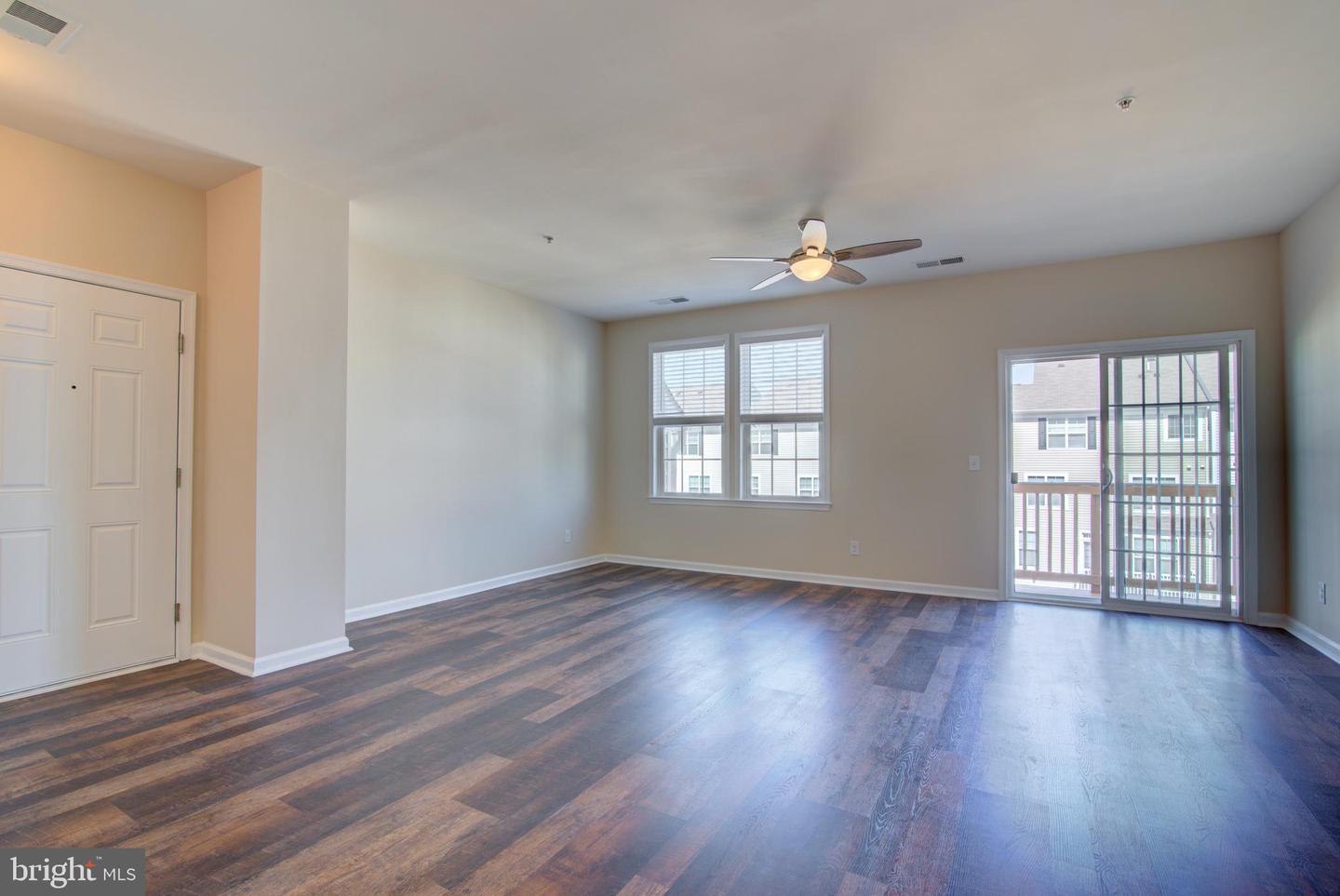 24628 BYRNE MEADOW SQ #300, ALDIE, Virginia 20105, 3 Bedrooms Bedrooms, ,2 BathroomsBathrooms,Residential,For sale,24628 BYRNE MEADOW SQ #300,VALO2107140 MLS # VALO2107140