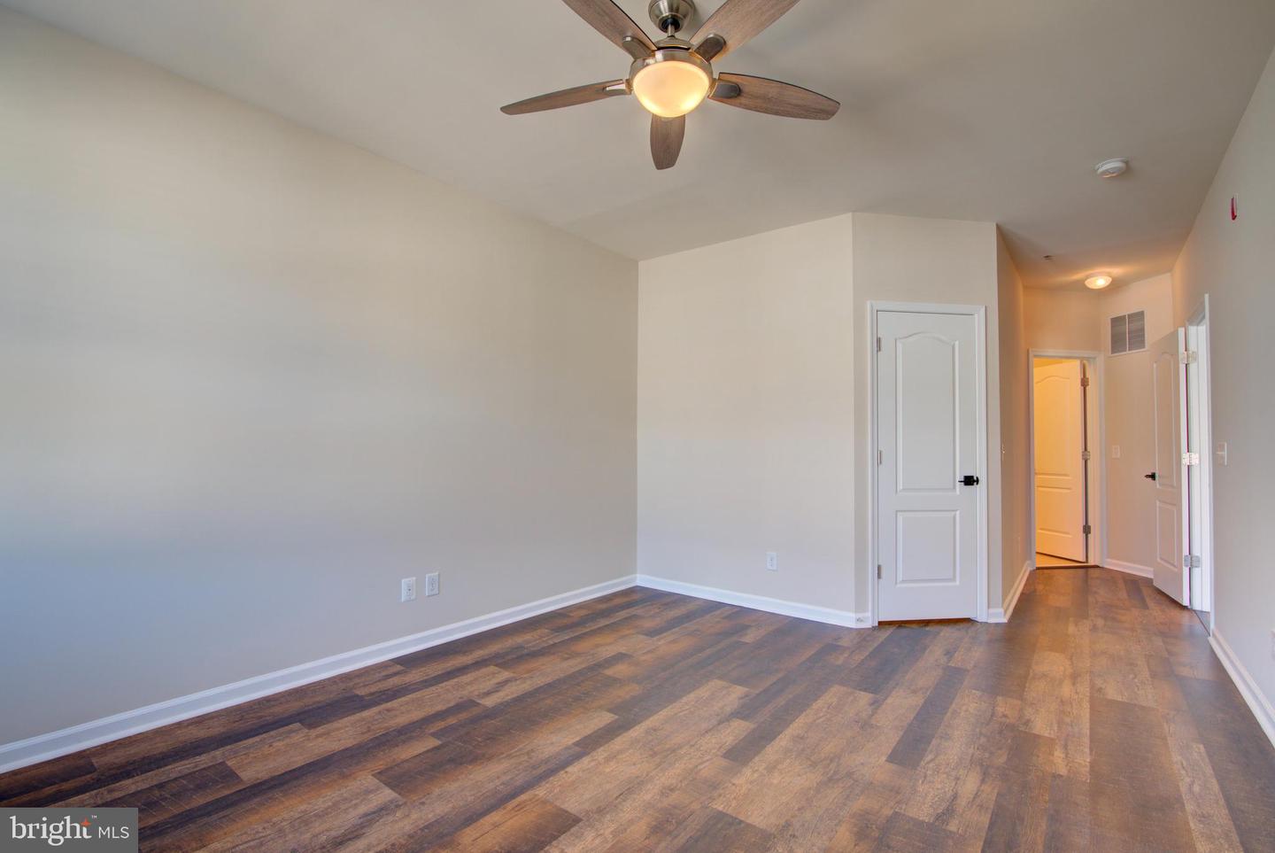 24628 BYRNE MEADOW SQ #300, ALDIE, Virginia 20105, 3 Bedrooms Bedrooms, ,2 BathroomsBathrooms,Residential,For sale,24628 BYRNE MEADOW SQ #300,VALO2107140 MLS # VALO2107140
