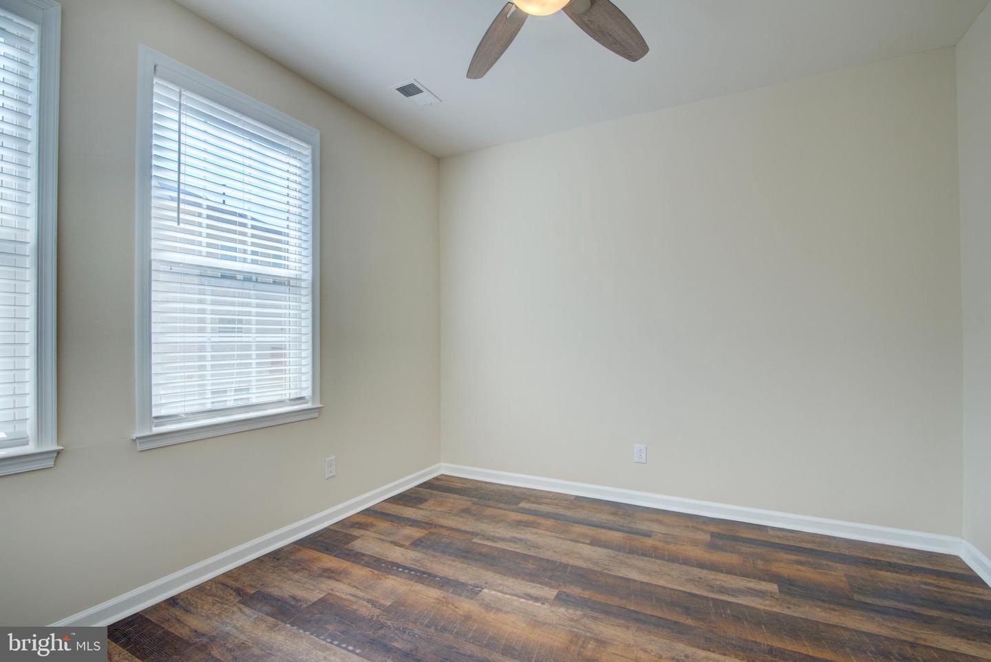 24628 BYRNE MEADOW SQ #300, ALDIE, Virginia 20105, 3 Bedrooms Bedrooms, ,2 BathroomsBathrooms,Residential,For sale,24628 BYRNE MEADOW SQ #300,VALO2107140 MLS # VALO2107140