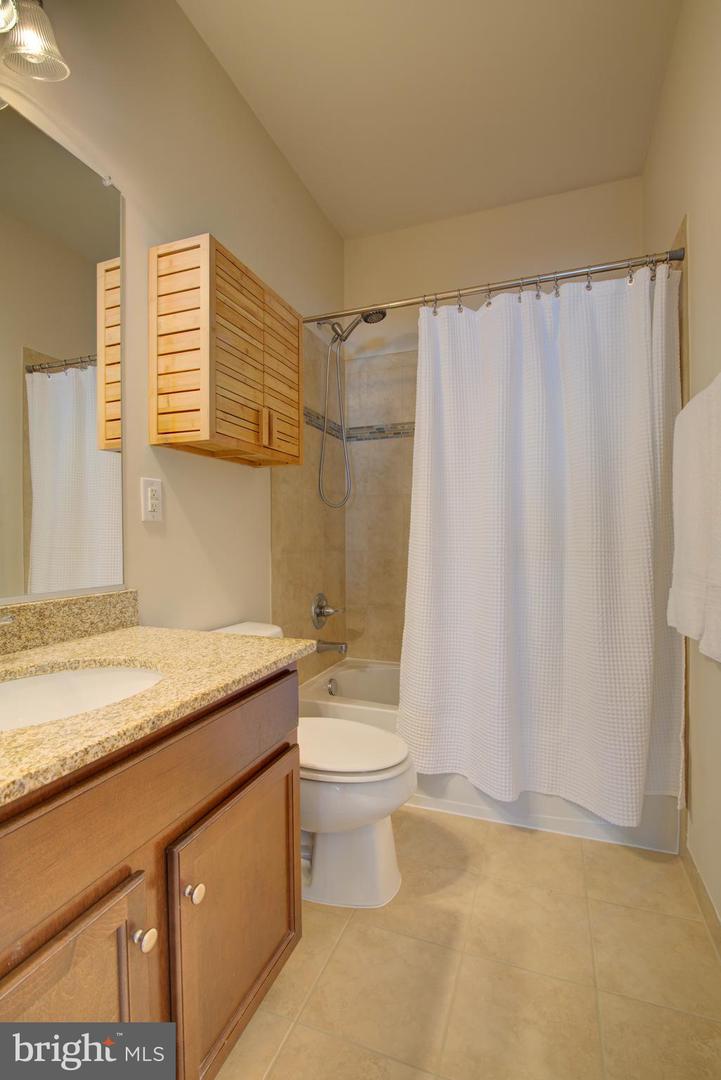 24628 BYRNE MEADOW SQ #300, ALDIE, Virginia 20105, 3 Bedrooms Bedrooms, ,2 BathroomsBathrooms,Residential,For sale,24628 BYRNE MEADOW SQ #300,VALO2107140 MLS # VALO2107140