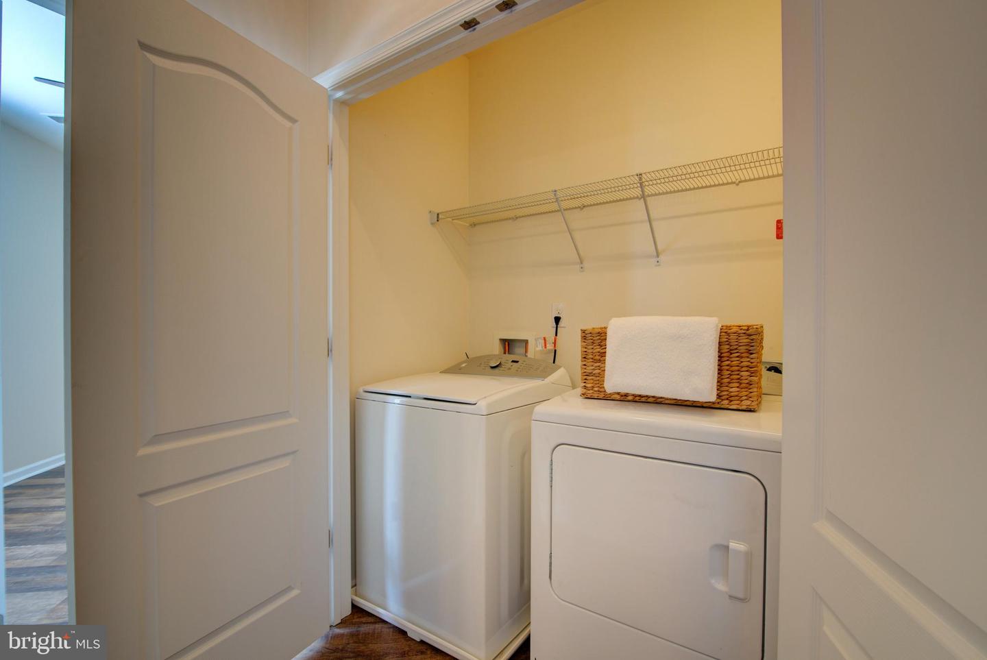 24628 BYRNE MEADOW SQ #300, ALDIE, Virginia 20105, 3 Bedrooms Bedrooms, ,2 BathroomsBathrooms,Residential,For sale,24628 BYRNE MEADOW SQ #300,VALO2107140 MLS # VALO2107140