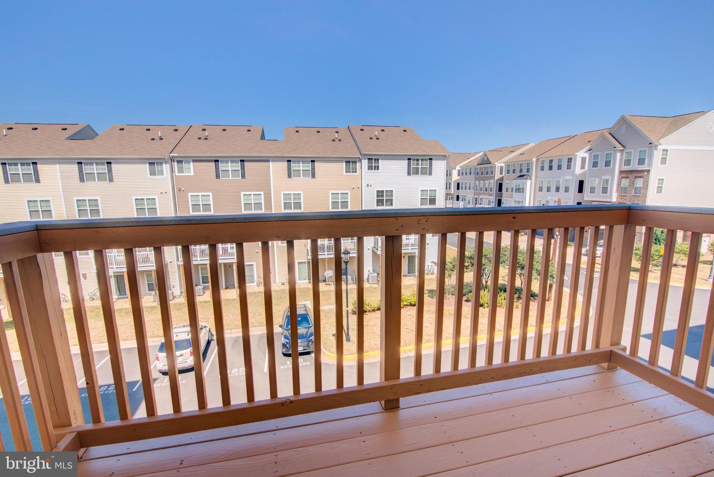 24628 BYRNE MEADOW SQ #300, ALDIE, Virginia 20105, 3 Bedrooms Bedrooms, ,2 BathroomsBathrooms,Residential,For sale,24628 BYRNE MEADOW SQ #300,VALO2107140 MLS # VALO2107140