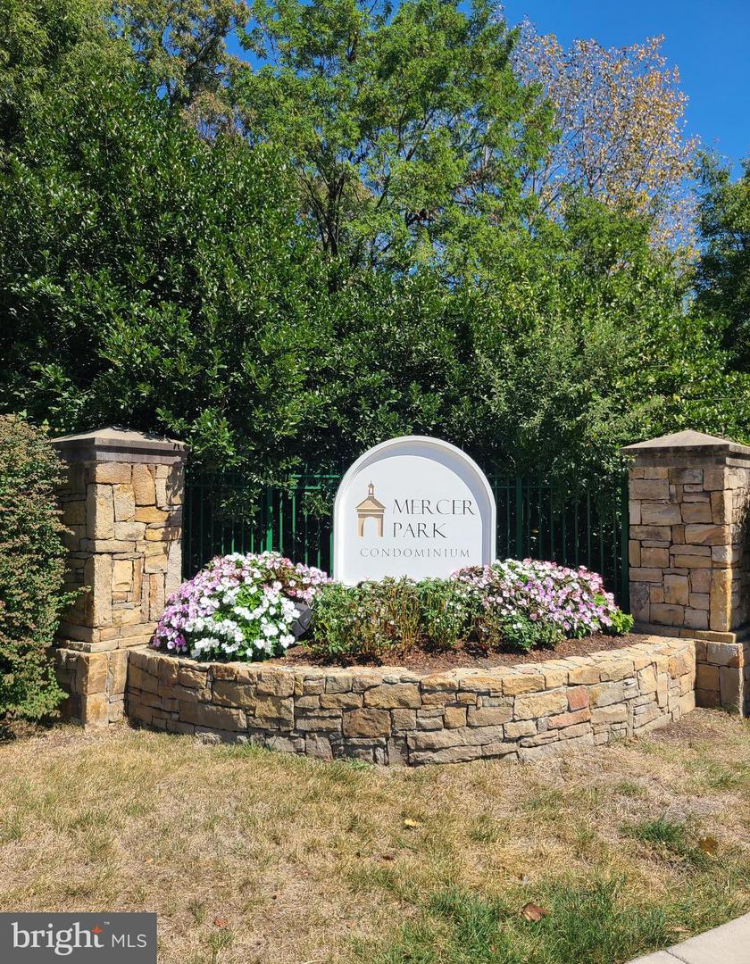 24628 BYRNE MEADOW SQ #300, ALDIE, Virginia 20105, 3 Bedrooms Bedrooms, ,2 BathroomsBathrooms,Residential,For sale,24628 BYRNE MEADOW SQ #300,VALO2107140 MLS # VALO2107140