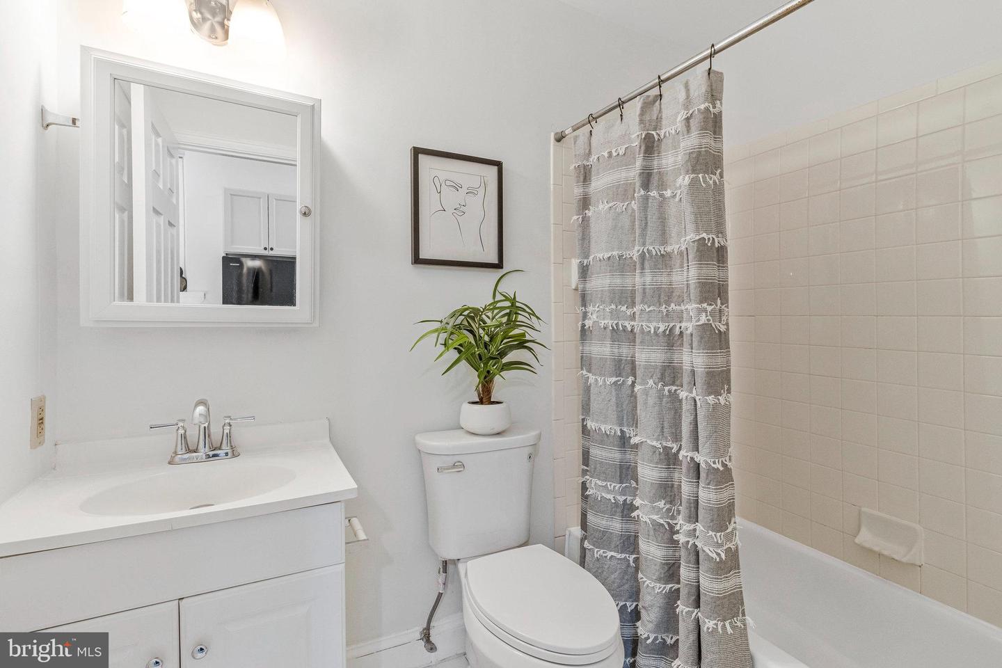 1443 EAST CAPITOL ST SE #1, WASHINGTON, District Of Columbia 20003, 1 Bedroom Bedrooms, ,1 BathroomBathrooms,Residential,For sale,1443 EAST CAPITOL ST SE #1,DCDC2223088 MLS # DCDC2223088