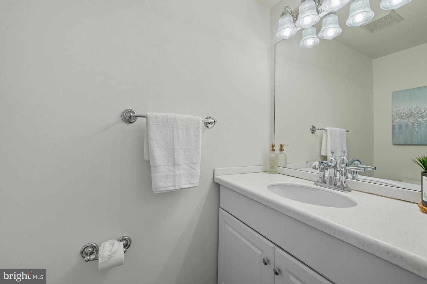 7954 FOREST PATH WAY, SPRINGFIELD, Virginia 22153, 3 Bedrooms Bedrooms, ,2 BathroomsBathrooms,Residential,For sale,7954 FOREST PATH WAY,VAFX2268088 MLS # VAFX2268088