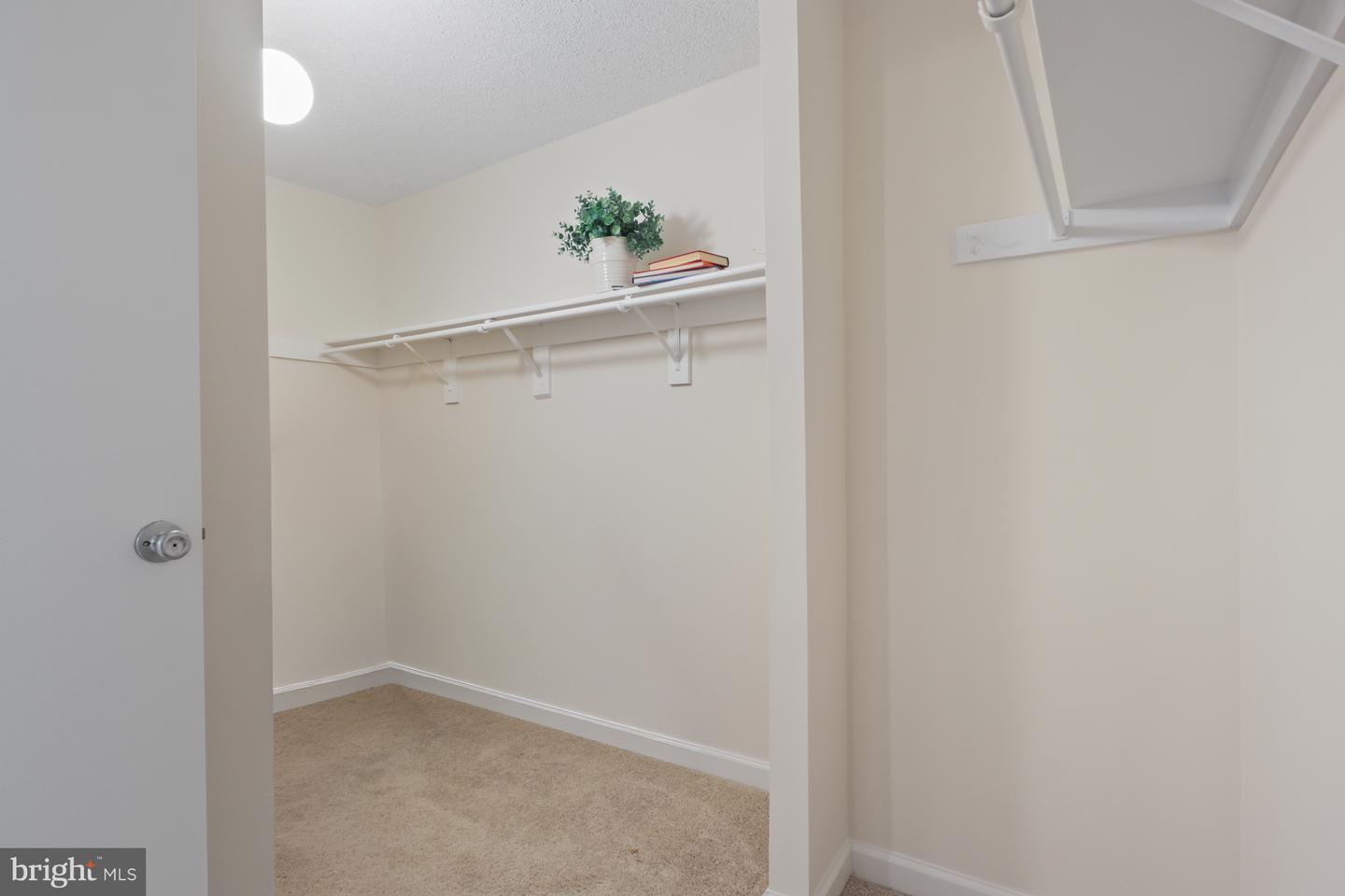 200 N PICKETT ST #313, ALEXANDRIA, Virginia 22304, 2 Bedrooms Bedrooms, ,2 BathroomsBathrooms,Residential,For sale,200 N PICKETT ST #313,VAAX2049904 MLS # VAAX2049904