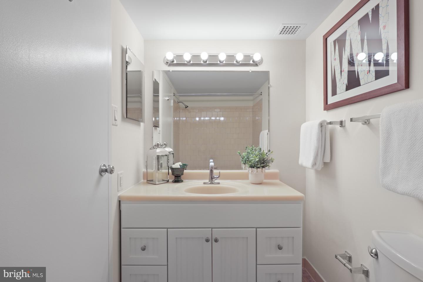 200 N PICKETT ST #313, ALEXANDRIA, Virginia 22304, 2 Bedrooms Bedrooms, ,2 BathroomsBathrooms,Residential,For sale,200 N PICKETT ST #313,VAAX2049904 MLS # VAAX2049904