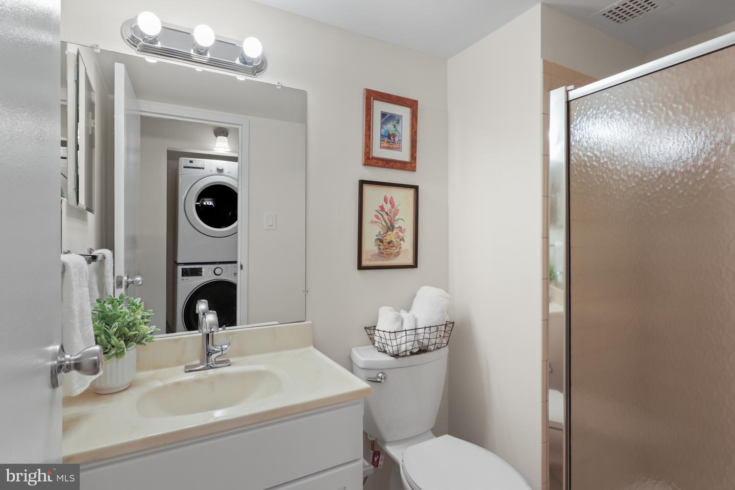 200 N PICKETT ST #313, ALEXANDRIA, Virginia 22304, 2 Bedrooms Bedrooms, ,2 BathroomsBathrooms,Residential,For sale,200 N PICKETT ST #313,VAAX2049904 MLS # VAAX2049904