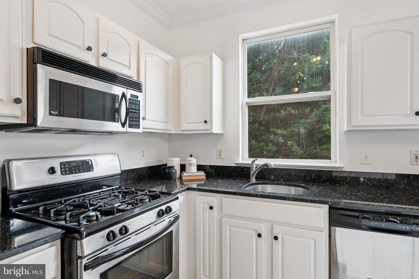 21791 FINDON CT, ASHBURN, Virginia 20147, 2 Bedrooms Bedrooms, ,2 BathroomsBathrooms,Residential,For sale,21791 FINDON CT,VALO2107160 MLS # VALO2107160